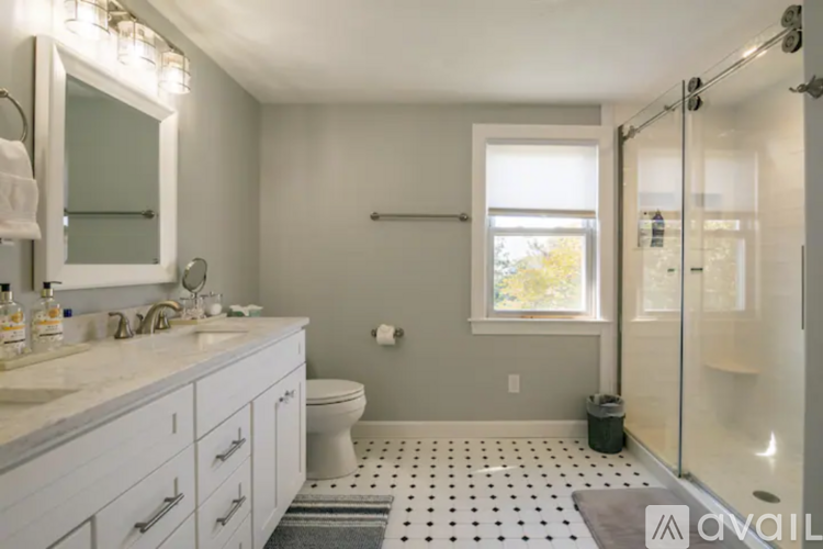 15 Doran Avenue 3 Beds Single Family Home for Rent - Photo gallery 4