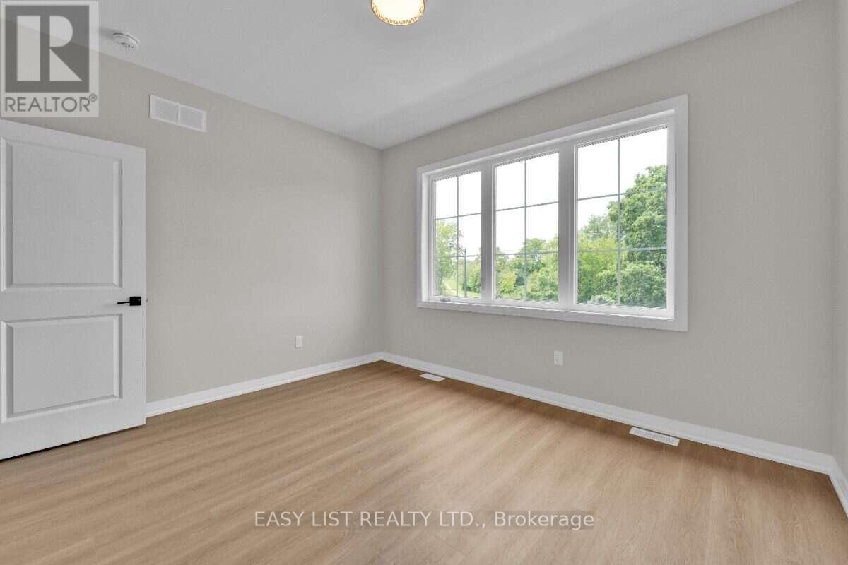 3 bedroom apartment - 115 IVY CRESCENT, Thorold (Confederation Heights) 5