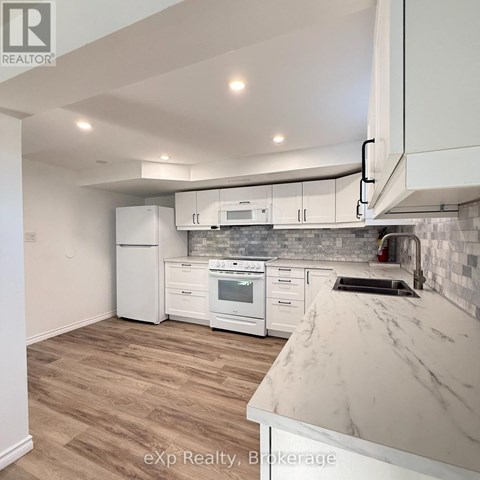 16 ORCHARD VIEW DRIVE 3 Beds Apartment for Rent