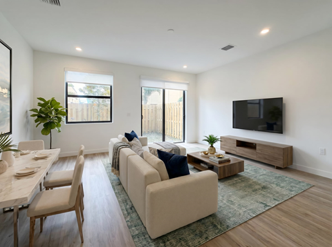 141Nw 10Th Street 4 Beds Apartment for Rent