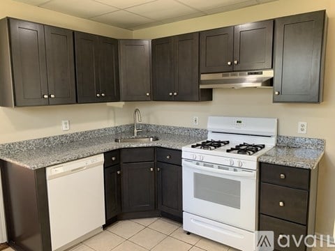 141 Howard Avenue 3 Beds Apartment for Rent