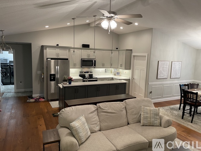 108 Lechmere Drive 3 Beds Single Family Home for Rent - Photo gallery 4