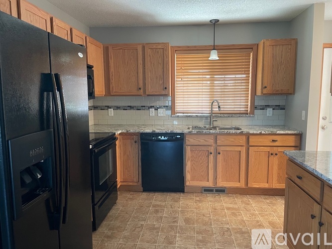 217 18th Ave SE 4 Beds Single Family Home for Rent - Photo gallery 4