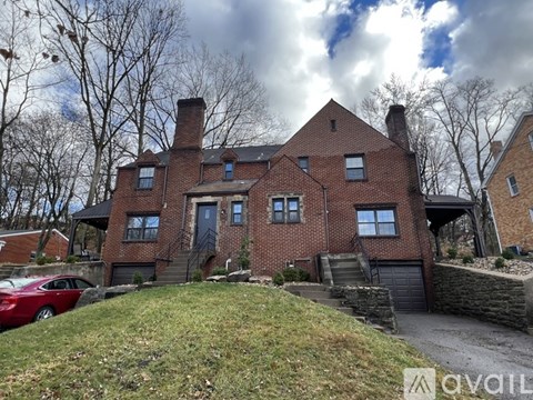 138-140 Mount Lebanon Boulevard 3 Beds Apartment for Rent