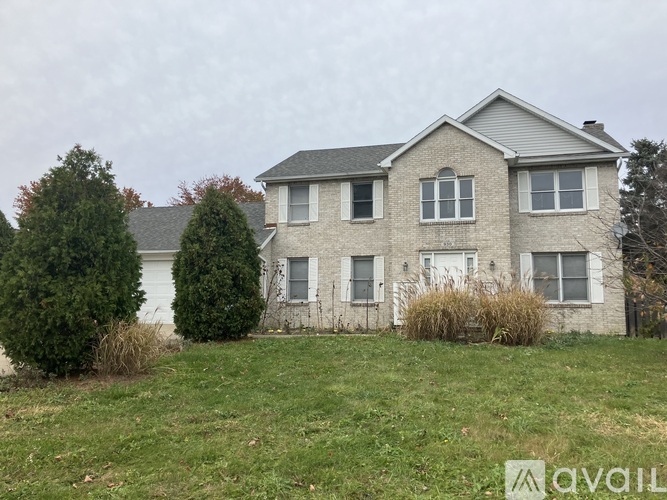 930 Barks Road East 5 Beds Single Family Home for Rent - Photo gallery 1
