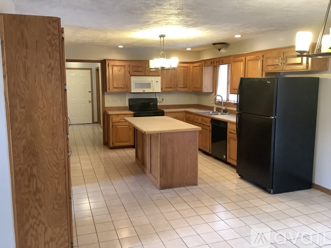 930 Barks Road East 5 Beds Single Family Home for Rent - Photo gallery 4