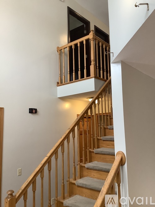 930 Barks Road East 5 Beds Single Family Home for Rent - Photo gallery 5