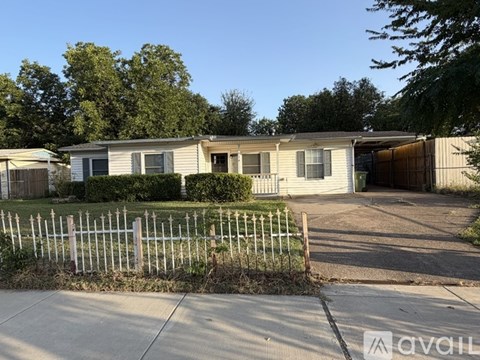 914 Hensley Street 3 Beds Apartment for Rent