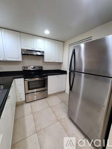 1547 Lake Crystal Dr 2 Beds Apartment for Rent