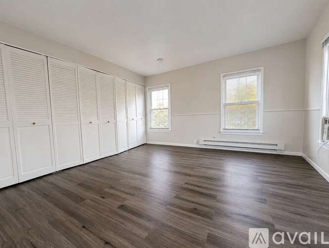 410 Monmouth St Studio Apartment for Rent - Photo gallery 3