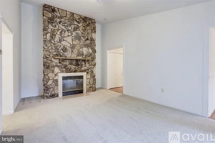 8381 Montgomery Run Rd 2 Beds Condo for Rent - Photo gallery 3