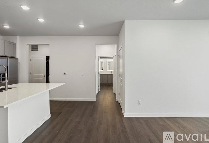 6153 North Ceylon Street 2 Beds Apartment for Rent - Photo gallery 3
