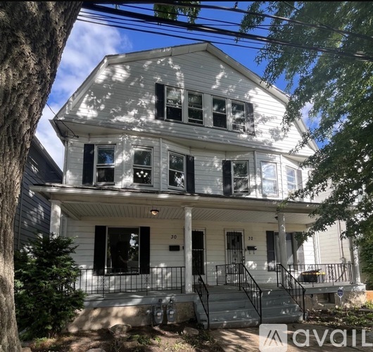 32 Alexander Street 3 Beds Single Family Home for Rent - Photo gallery 1