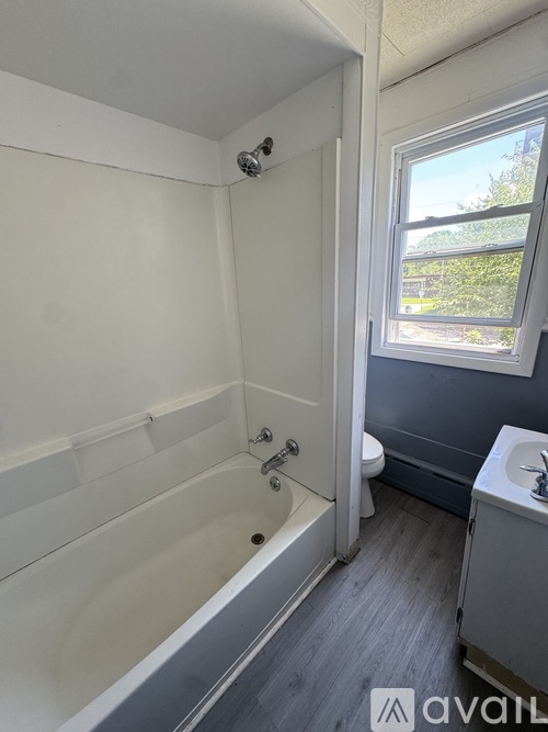 32 Alexander Street 3 Beds Single Family Home for Rent - Photo gallery 4