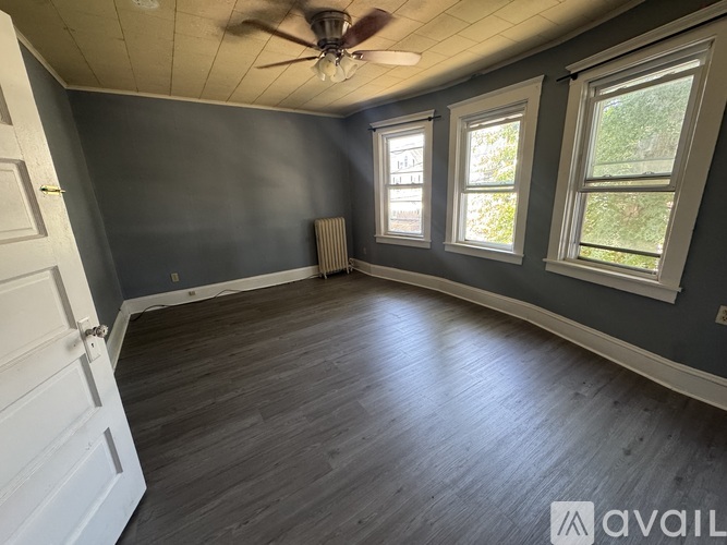 32 Alexander Street 3 Beds Single Family Home for Rent - Photo gallery 5