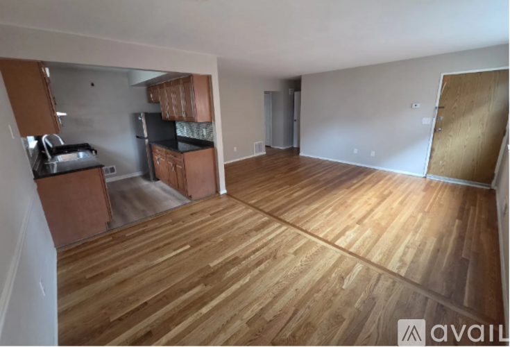 218 Kipp Ave 3 Beds Apartment for Rent - Photo gallery 2