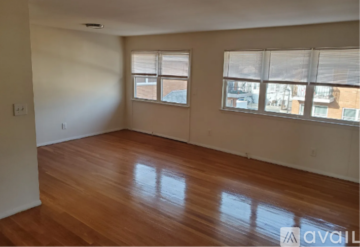 218 Kipp Ave 3 Beds Apartment for Rent - Photo gallery 3