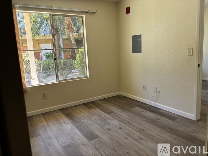 212 S Orange Ave 1 Apartment for Rent - Photo gallery 3