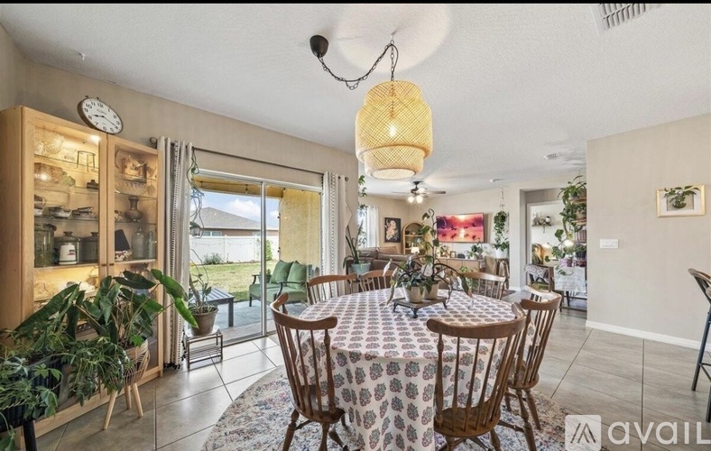 1267 Casey Ave 4 Beds Single Family Home for Rent - Photo gallery 5