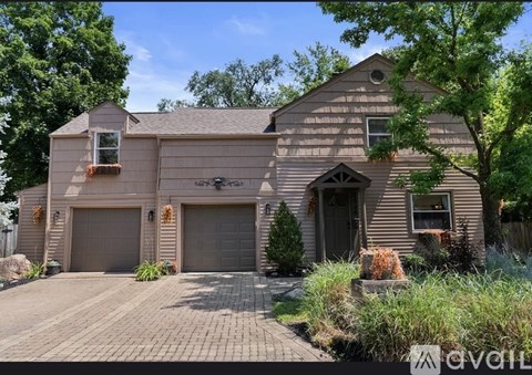 1940 Riverside Dr 3 Beds Apartment for Rent