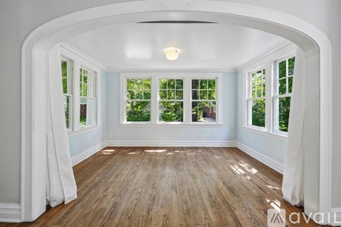 246 Maple Avenue 5 Beds Apartment for Rent