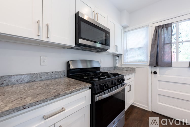 4502 Eads Place Northeast 3 Beds Single Family Home for Rent - Photo gallery 5