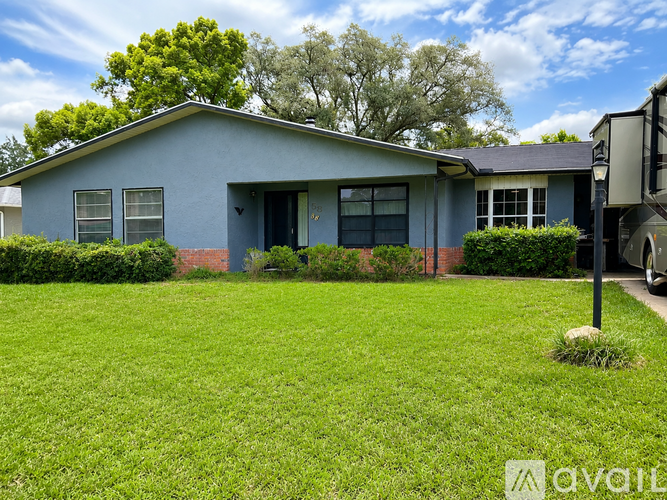 58 Silver Ln 3 Beds Single Family Home for Rent - Photo gallery 1