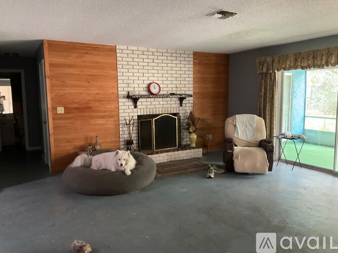 58 Silver Ln 3 Beds Single Family Home for Rent - Photo gallery 3