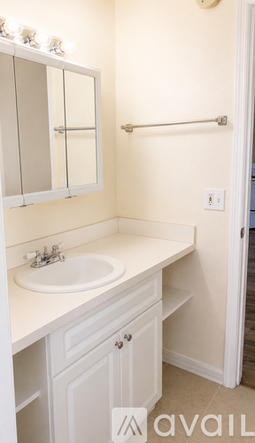 13828 Orange Sunset Drive Studio Condo for Rent - Photo gallery 2