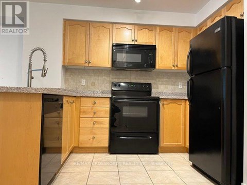 312 - 212 EGLINTON AVENUE E 2 Beds Apartment for Rent