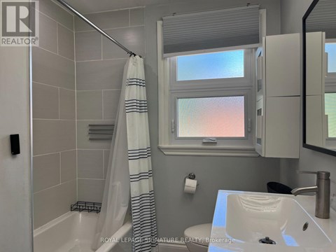 A - 38 WISHING WELL DRIVE 3 Beds Apartment for Rent
