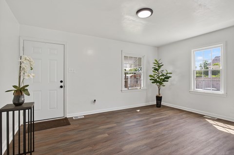 706 Newport News Avenue 3 Beds Apartment for Rent