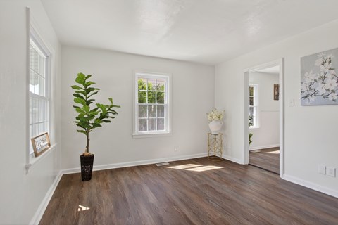 706 Newport News Avenue 3 Beds Apartment for Rent