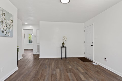 706 Newport News Avenue 3 Beds Apartment for Rent