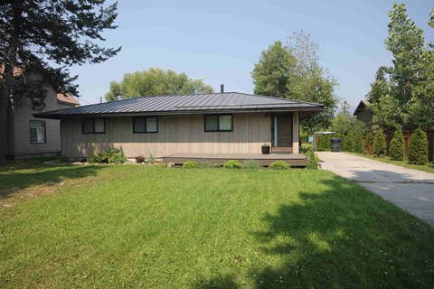 1008 East 5Th Street 3 Beds Apartment for Rent