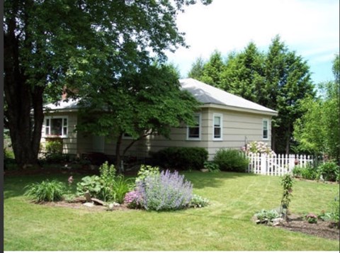 15 Armstrong Dr 3 Beds Apartment for Rent