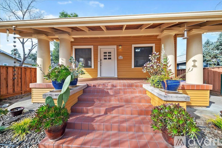 2500 41st St 3 Beds Single Family Home for Rent - Photo gallery 1