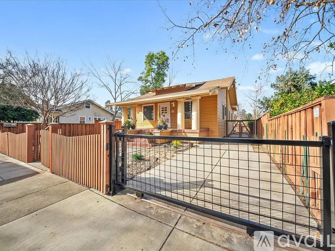 2500 41st St 3 Beds Single Family Home for Rent - Photo gallery 4