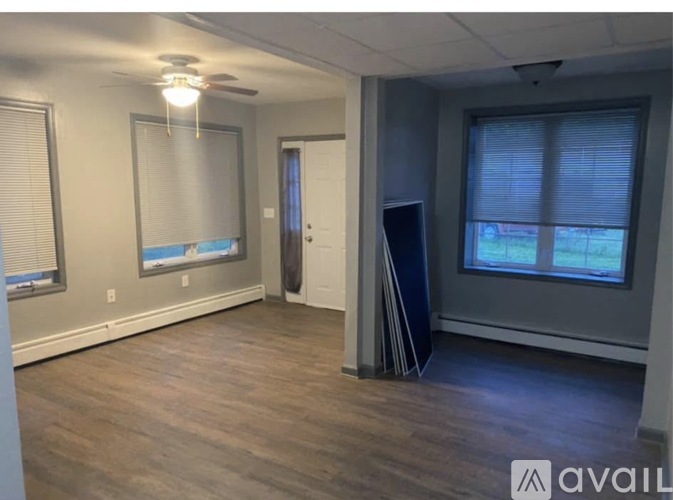 413 Stephenson St 3 Beds Apartment for Rent - Photo gallery 1