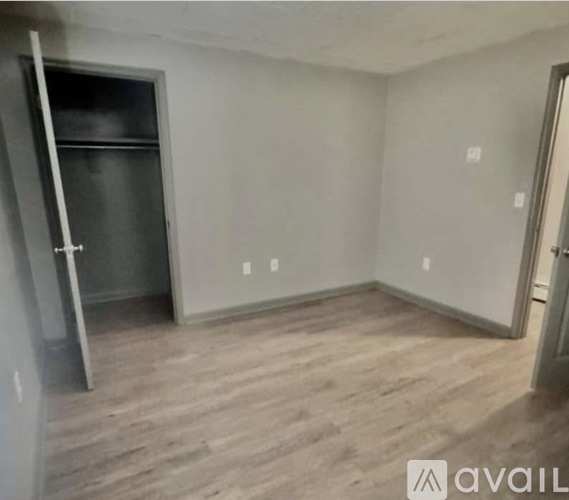 413 Stephenson St 3 Beds Apartment for Rent - Photo gallery 4
