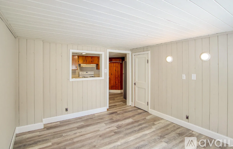 9924 Sunset Dr 3 Beds Single Family Home for Rent - Photo gallery 3