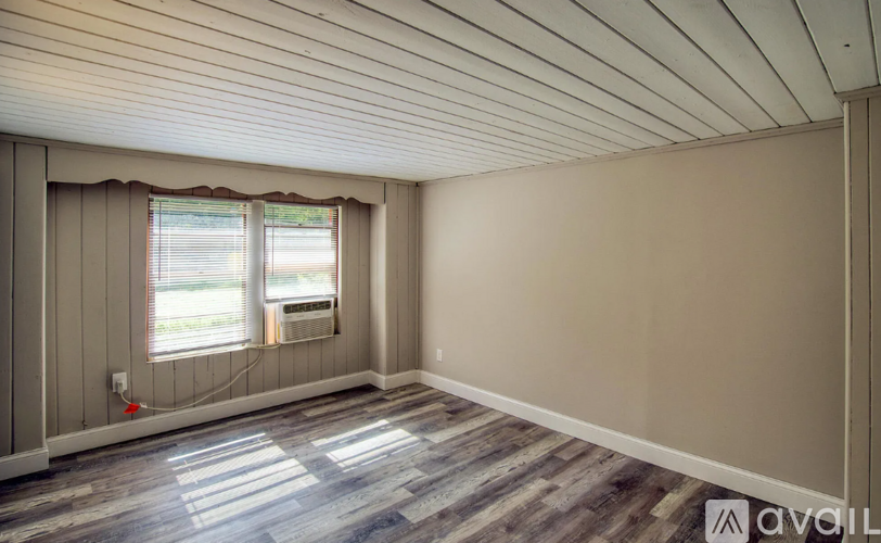 9924 Sunset Dr 3 Beds Single Family Home for Rent - Photo gallery 5