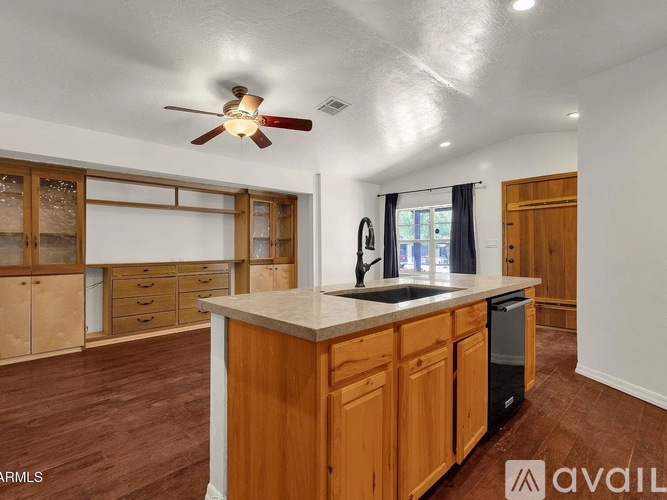 2107 West Wilshire Drive 2 Beds Apartment for Rent - Photo gallery 4