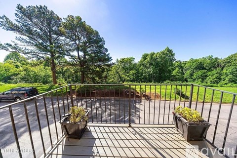 1954 Cherokee Bluff Drive 2 Beds Apartment for Rent