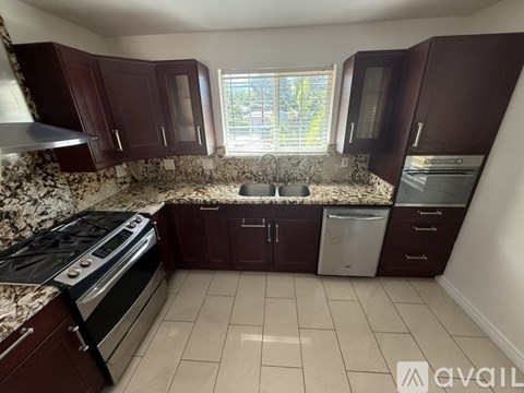 4623 Lowell Avenue 3 Beds Apartment for Rent