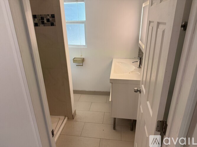 4623 Lowell Avenue 3 Beds Single Family Home for Rent - Photo gallery 5