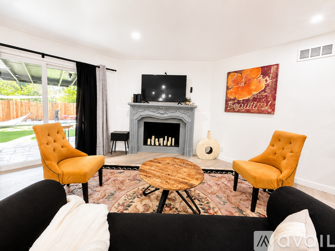 6737 Blewett Ave 4 Beds Single Family Home for Rent - Photo gallery 2