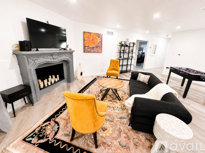 6737 Blewett Ave 4 Beds Single Family Home for Rent - Photo gallery 5