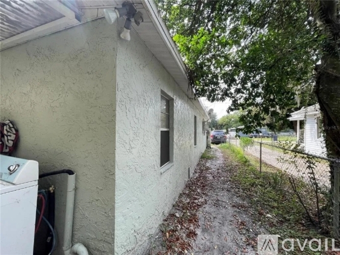 8213 North 12th Street 2 Beds Single Family Home for Rent - Photo gallery 3