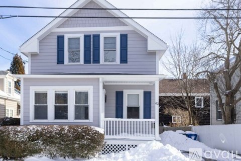 62 Roseneath Ave 3 Beds Apartment for Rent